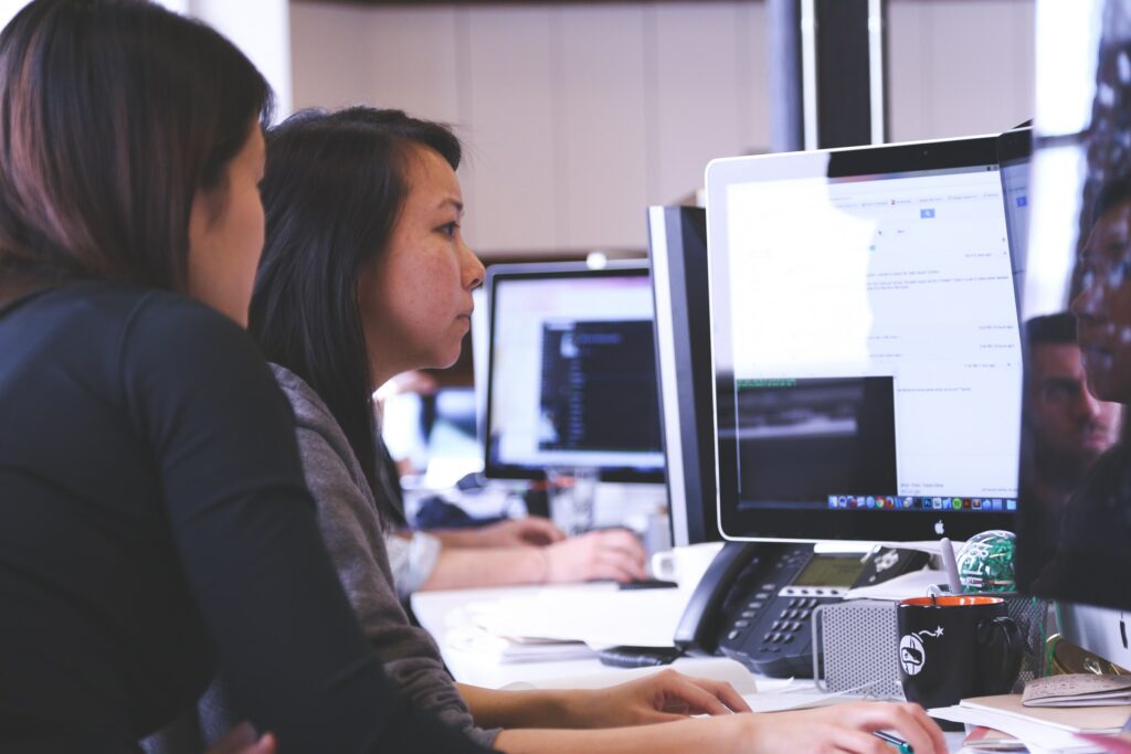 working-woman-technology-computer-7374